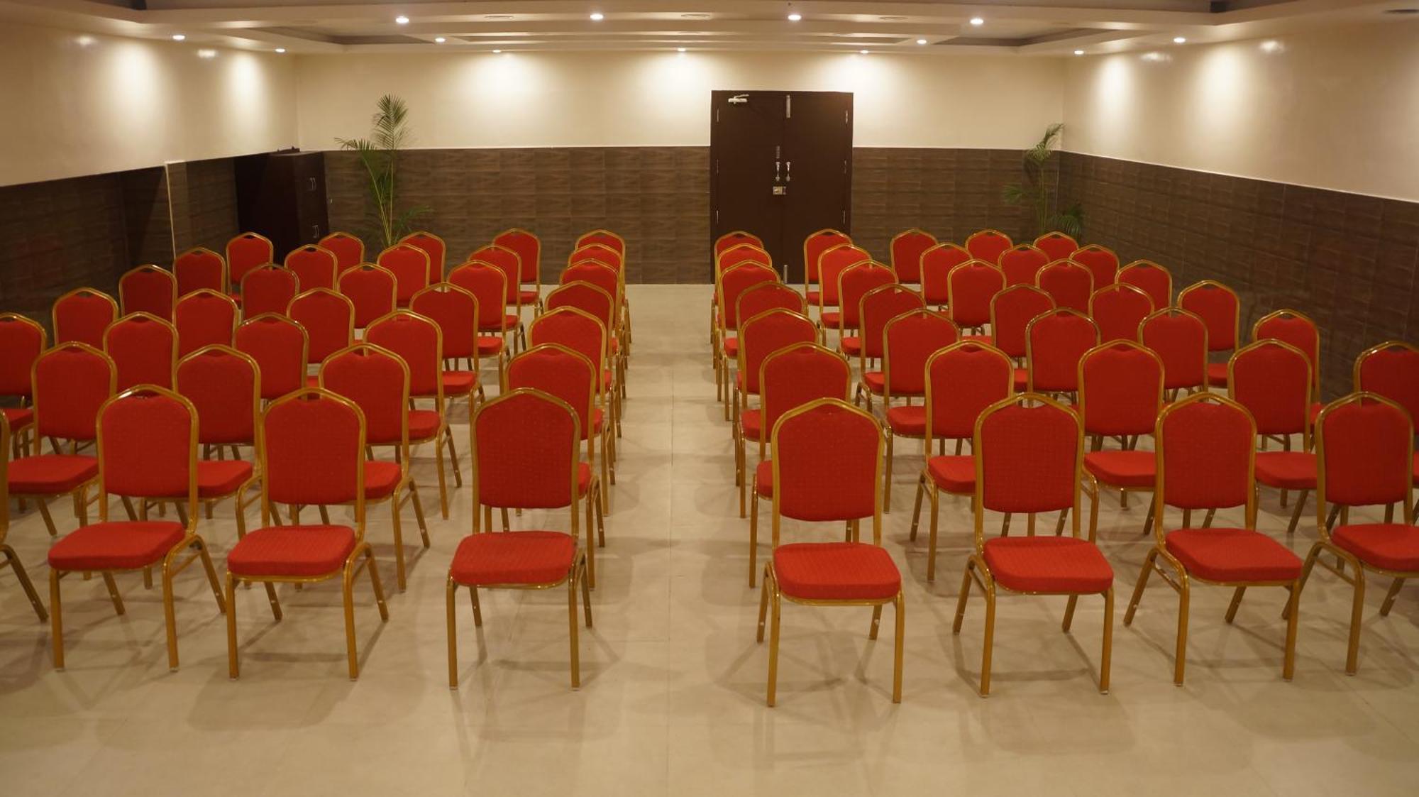 Kani Residency Hotel Тутикорин Екстериор снимка