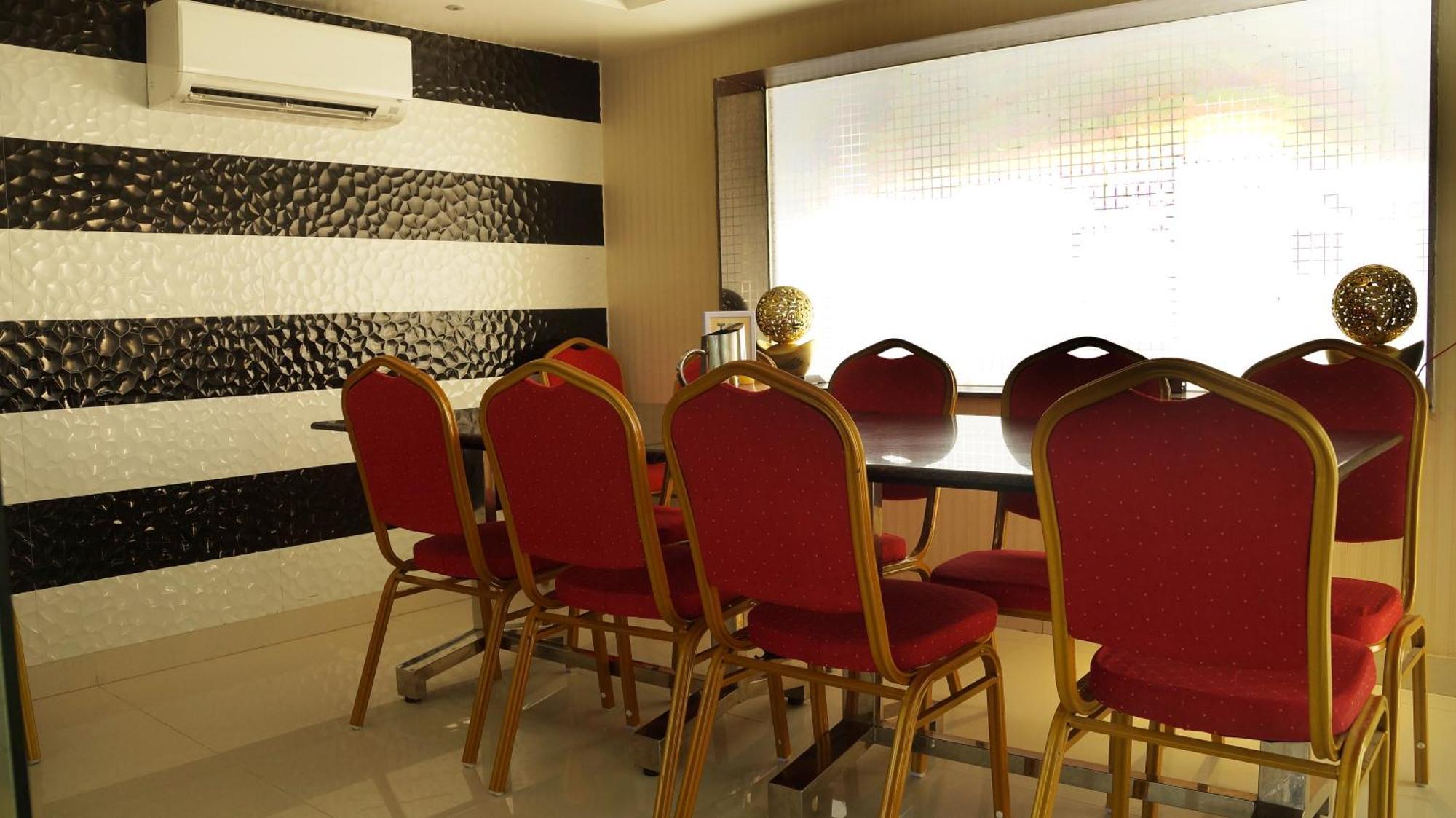 Kani Residency Hotel Тутикорин Екстериор снимка