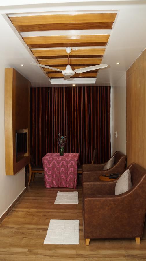 Kani Residency Hotel Тутикорин Екстериор снимка