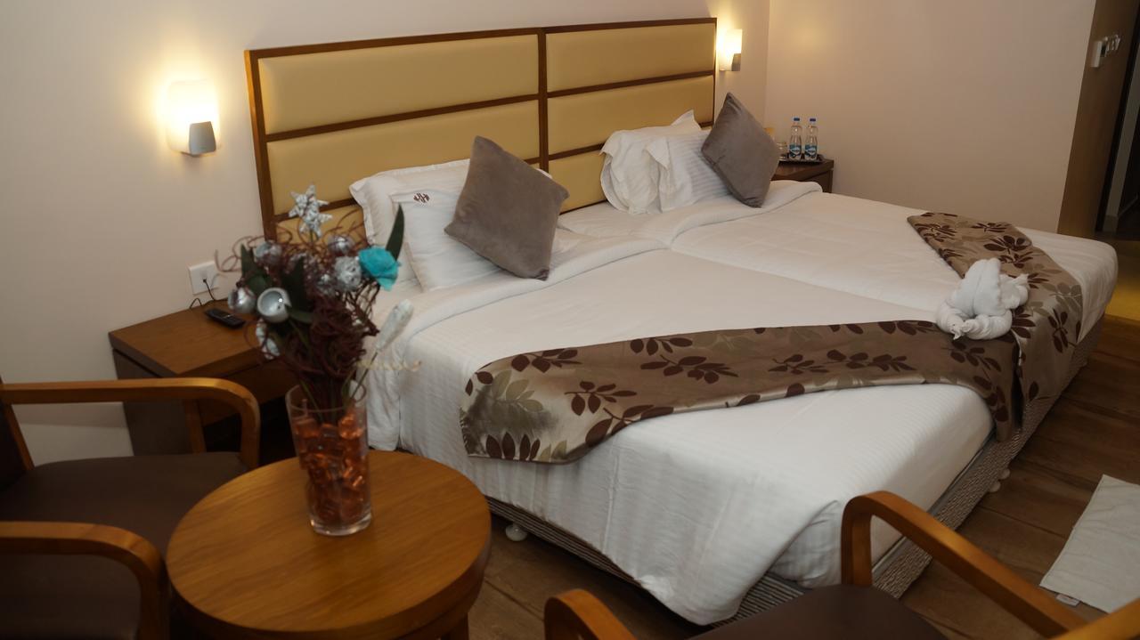 Kani Residency Hotel Тутикорин Екстериор снимка