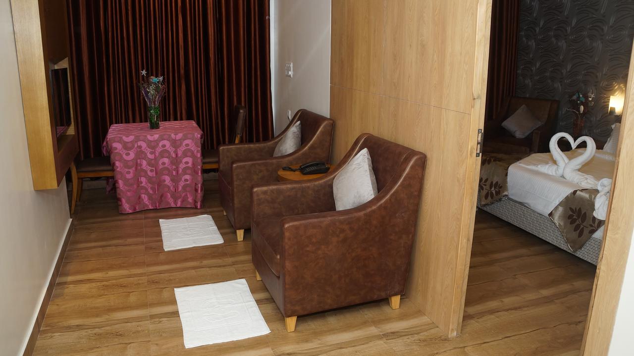 Kani Residency Hotel Тутикорин Екстериор снимка