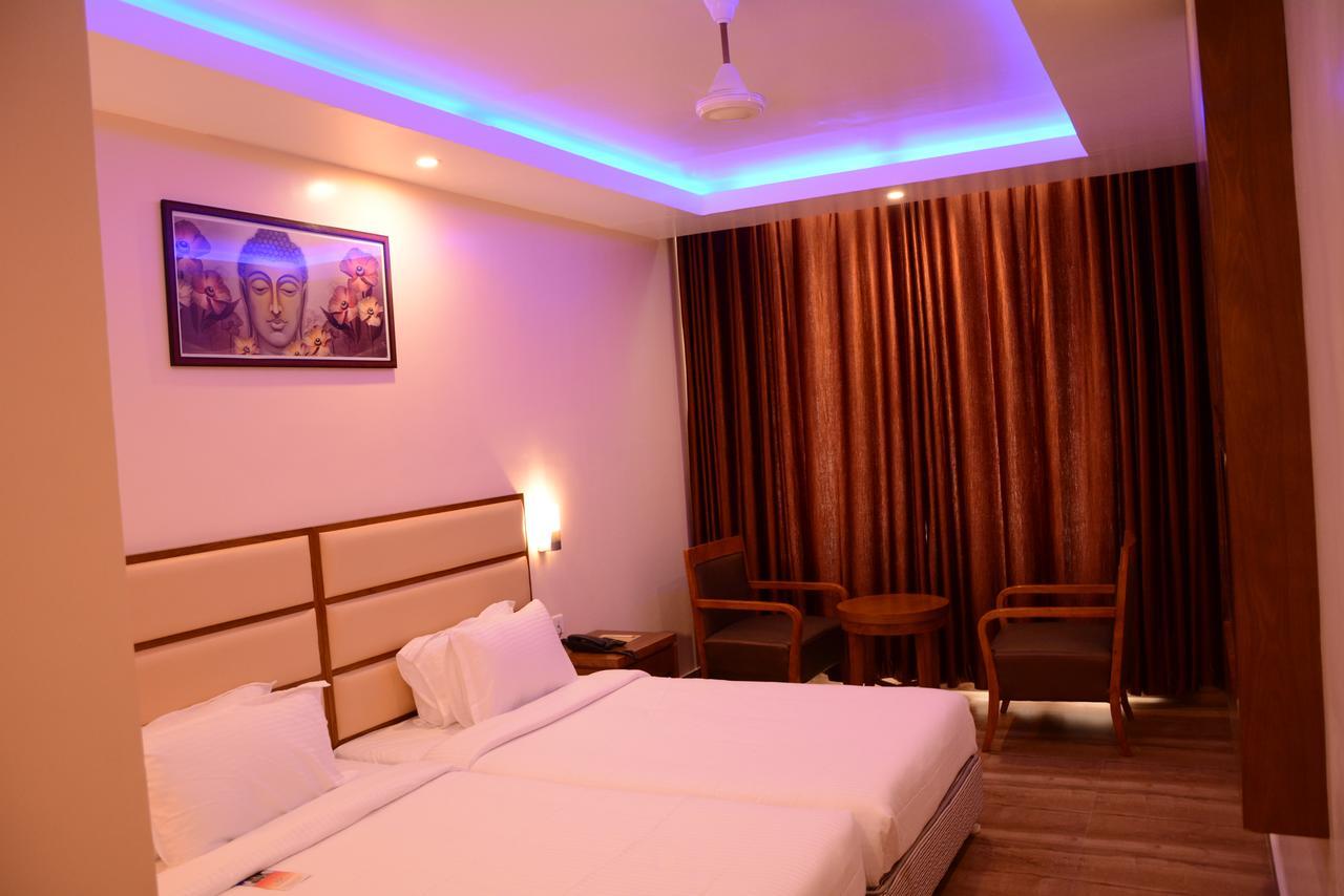 Kani Residency Hotel Тутикорин Екстериор снимка