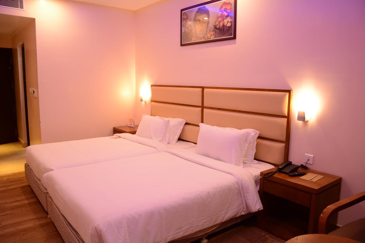 Kani Residency Hotel Тутикорин Екстериор снимка
