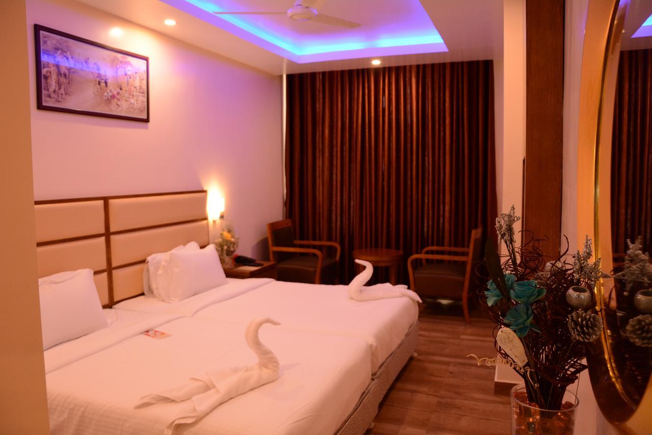 Kani Residency Hotel Тутикорин Екстериор снимка