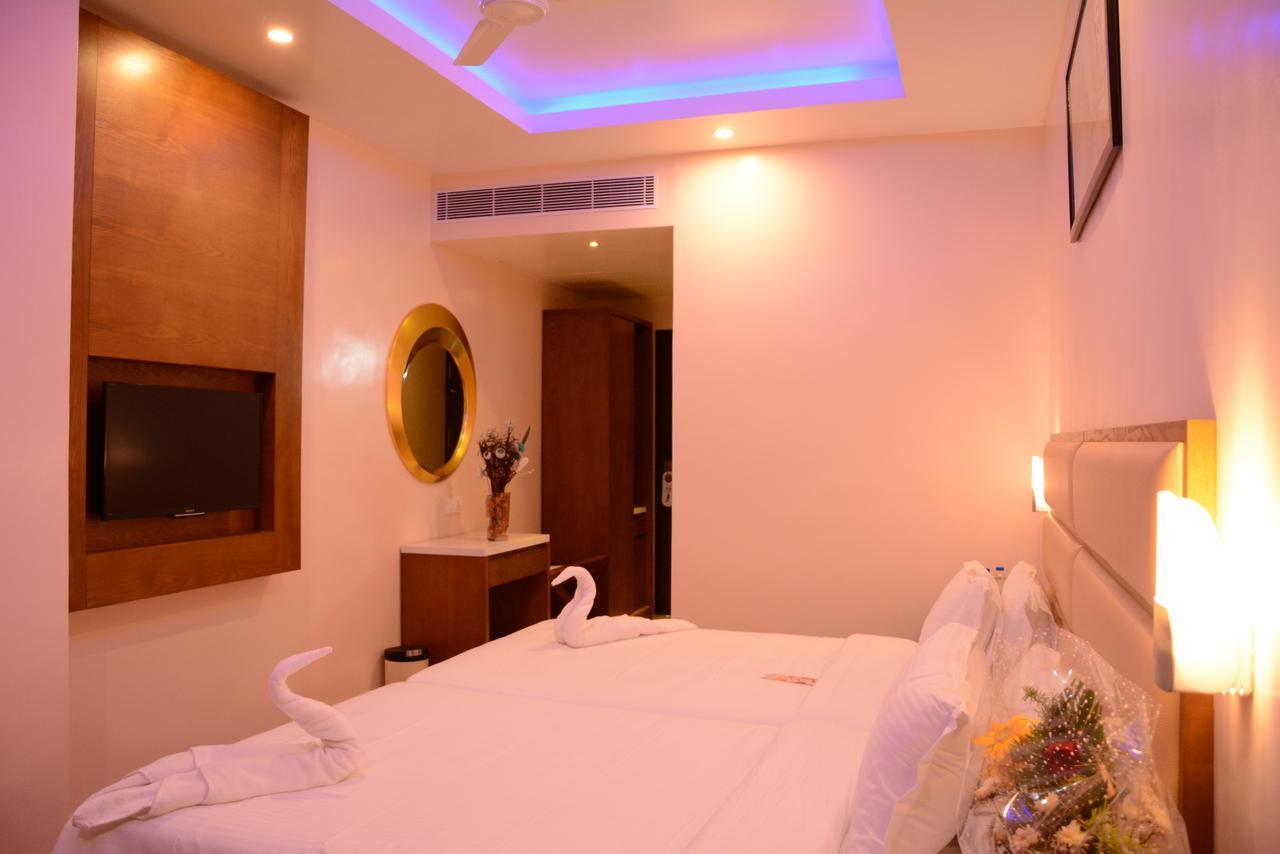 Kani Residency Hotel Тутикорин Екстериор снимка