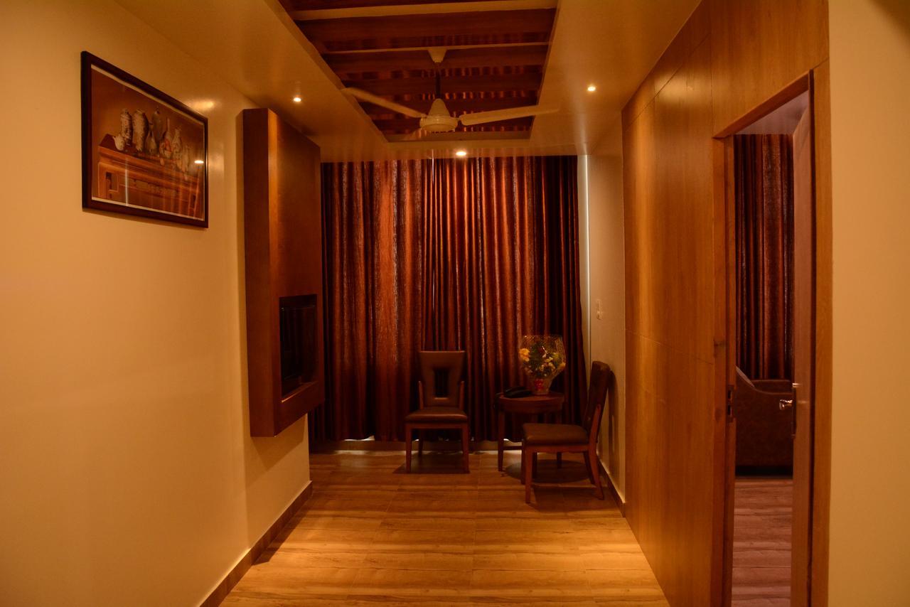Kani Residency Hotel Тутикорин Екстериор снимка