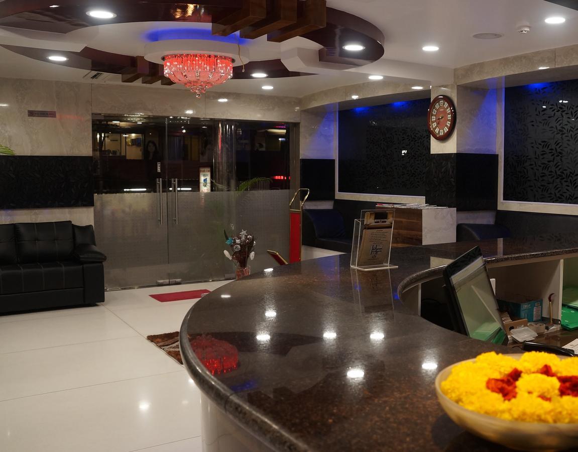 Kani Residency Hotel Тутикорин Екстериор снимка