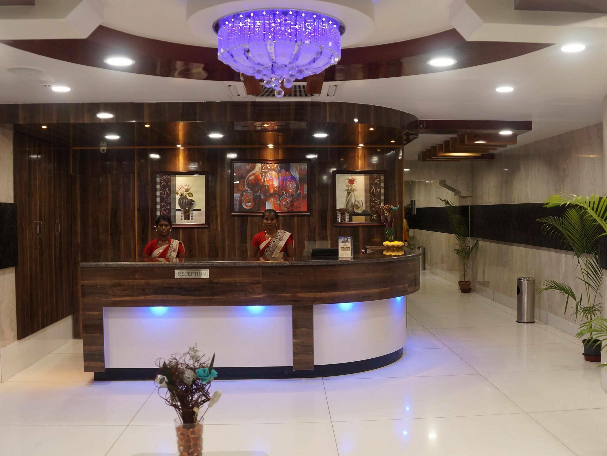 Kani Residency Hotel Тутикорин Екстериор снимка